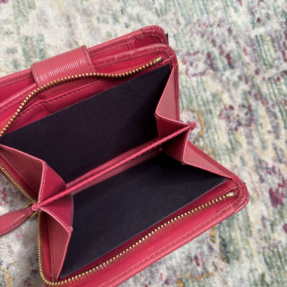 Prada Vitello Move Compact Wallet - Picture 16 of 16